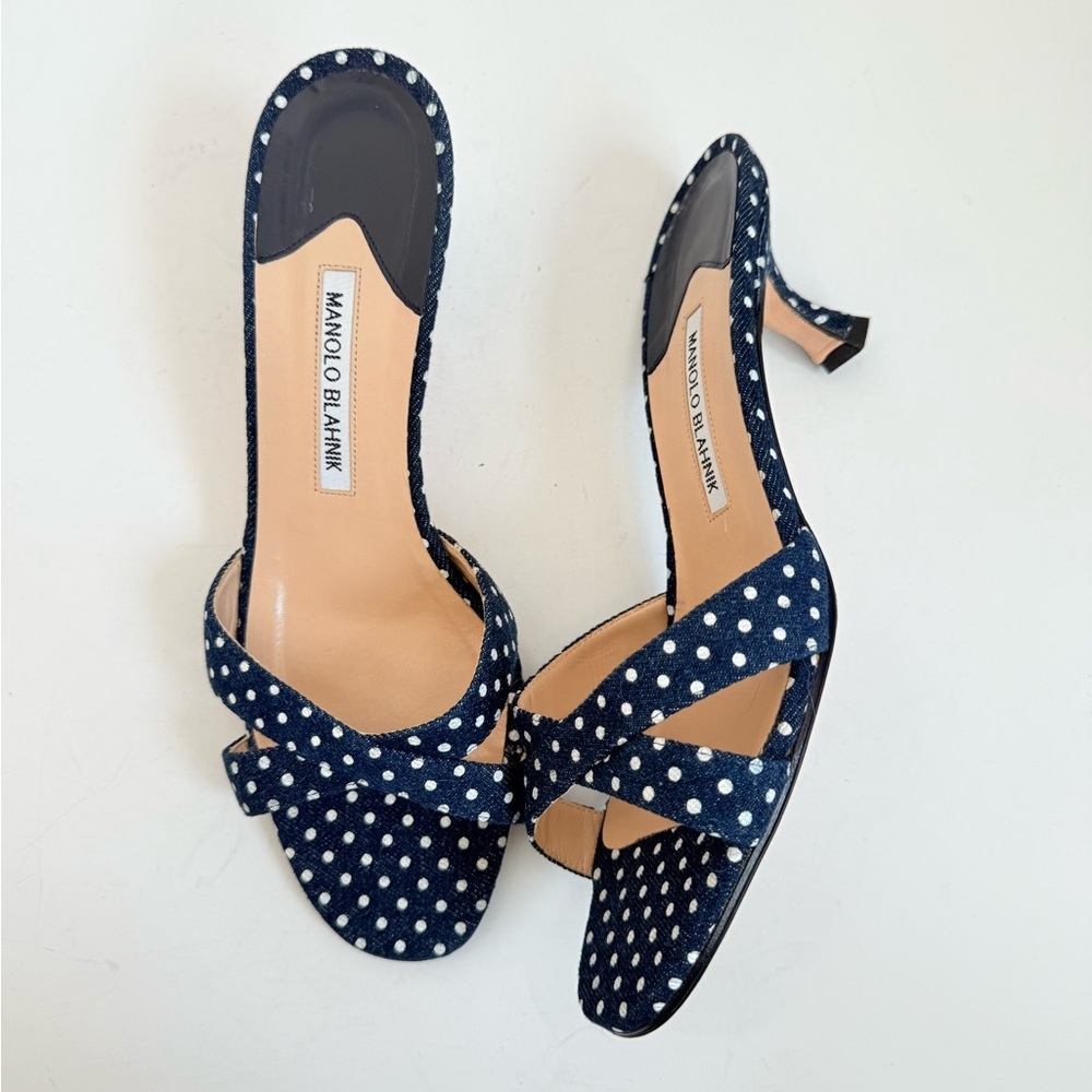 Manolo Blahnik Navy Polka Dot Denim Mule Kitten Heel Slide sandals EU 39
